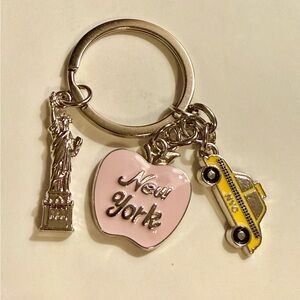 Keychain - new - New York - pink apple, yellow taxi cab, statue of liberty